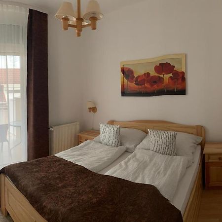 Konig Apartman Iii. Хевіз Екстер'єр фото